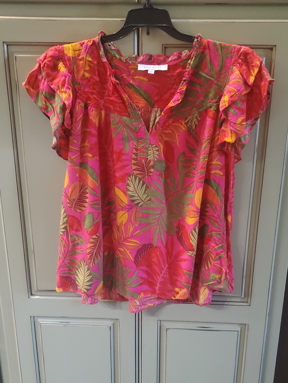 Rose & Olive Pink Tropical Leaf Flutter-Sleeve Blouse
